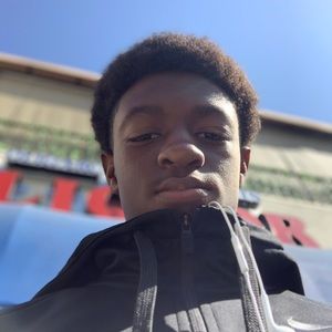 Meet your Posher, Damair